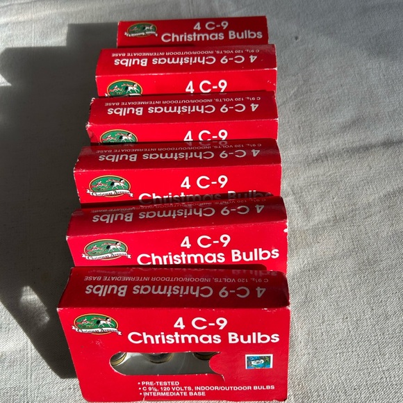 7 pks of 4 ea C-9 Clear transparent Christmas Replacement Bulbs indoor/Outdoor - Picture 3 of 6